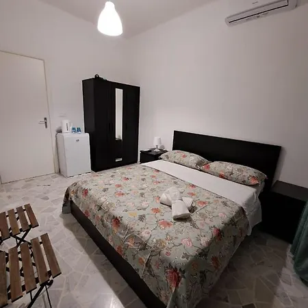 Goffredo Mameli House Affittacamere *